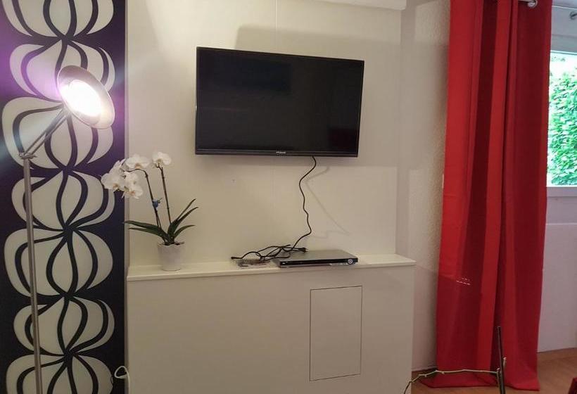 פנסיון At Moumie Studio Furnished Quiet Place Parking And Jacuzzi And Pool