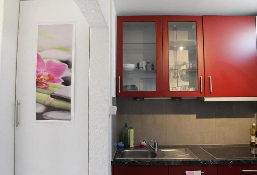 פנסיון At Moumie Studio Furnished Quiet Place Parking And Jacuzzi And Pool