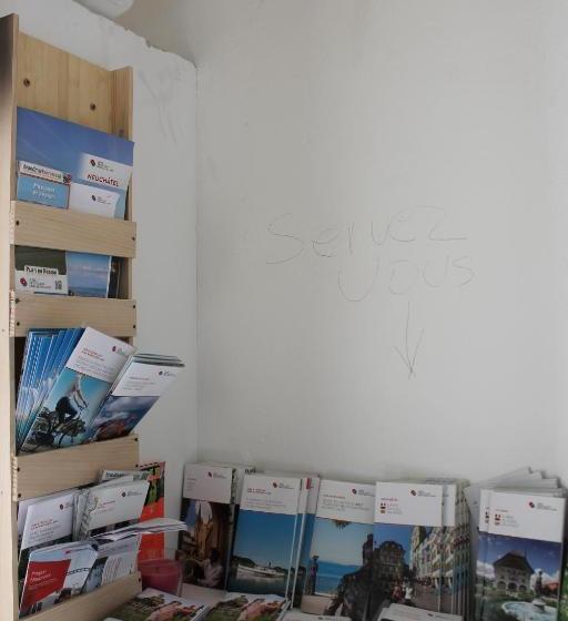 פנסיון At Moumie Studio Furnished Quiet Place Parking And Jacuzzi And Pool