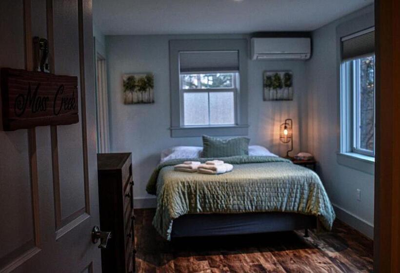 펜션 Brook Road Inn