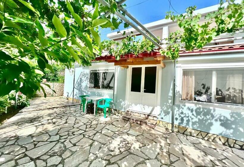 بنسيون Coral Guesthouse Sarandë