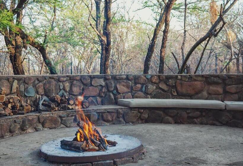 펜션 Cussonia Country Home