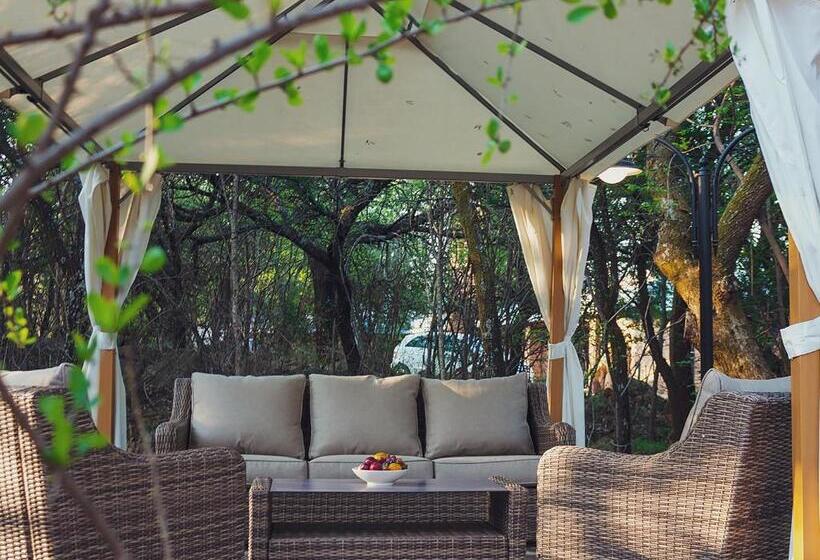 펜션 Cussonia Country Home