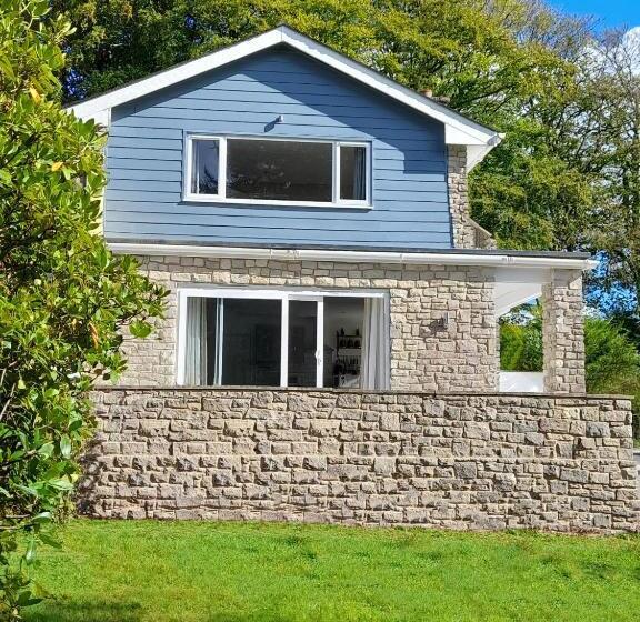 פנסיון Fairwater Head