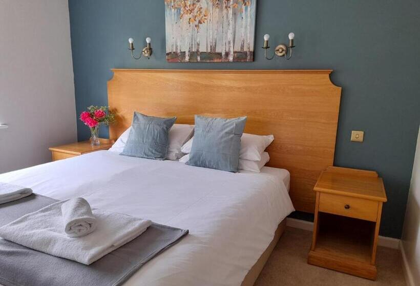 פנסיון Fairwater Head