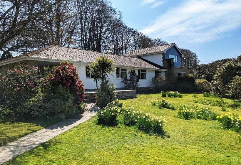 פנסיון Fairwater Head