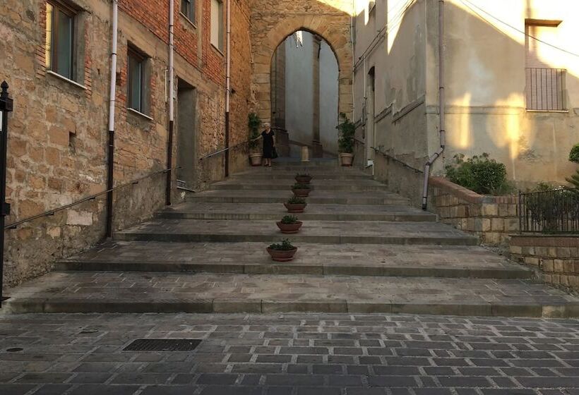 Пансион La Travernetta   The Authentic Tusa