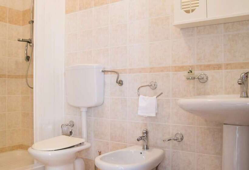 Пансион La Travernetta   The Authentic Tusa