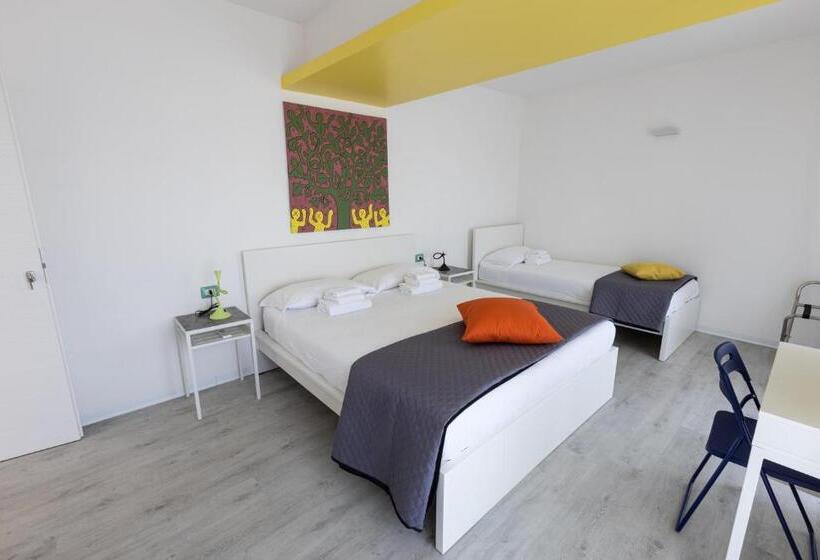 Пансион Valmontone Travel Rooms