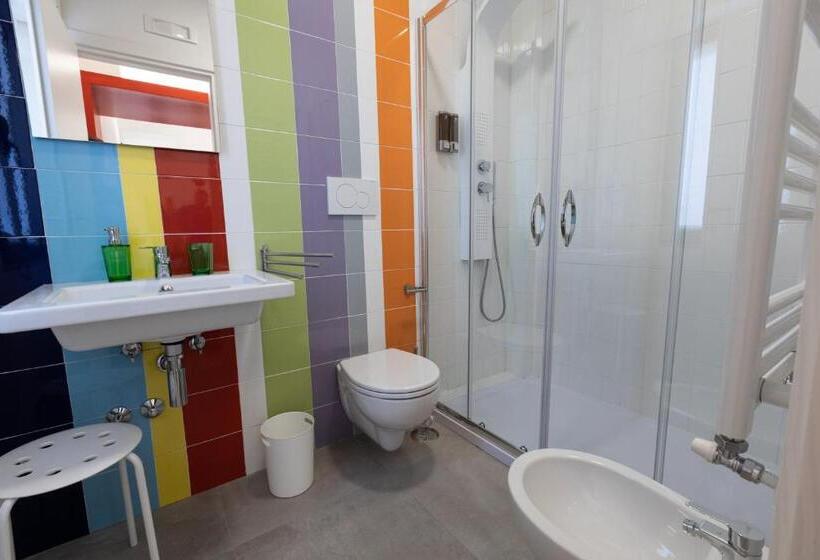 Пансион Valmontone Travel Rooms