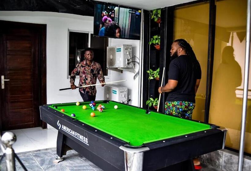 Riviera Hotel, Apartments & Resorts