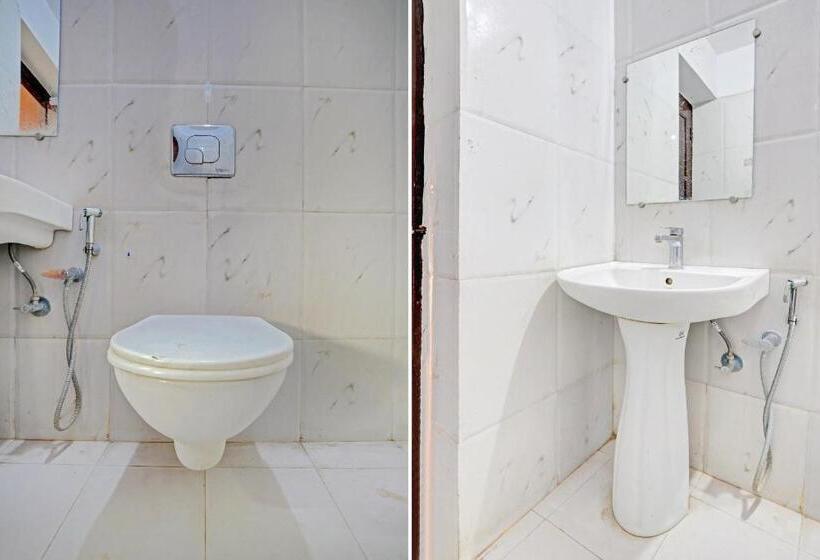 Vaccinated Staff - Oyo 79463 Hotel Maan