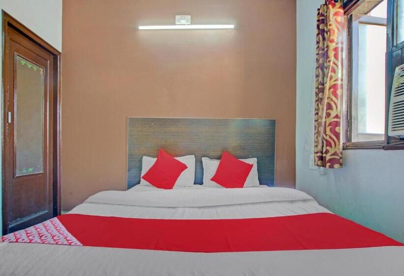 Vaccinated Staff - Oyo 79463 Hotel Maan