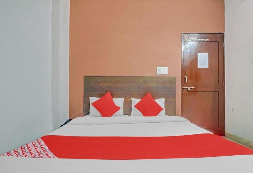 Vaccinated Staff - Oyo 79463 Hotel Maan