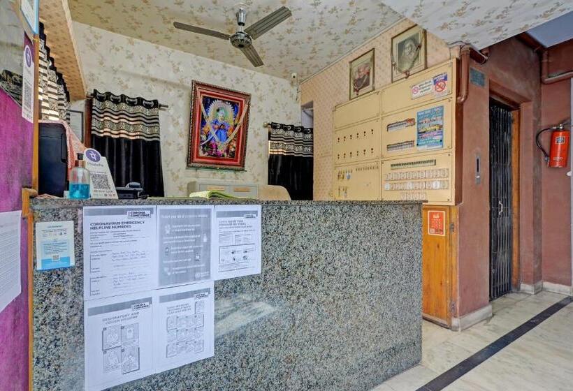 Vaccinated Staff - Oyo 79463 Hotel Maan