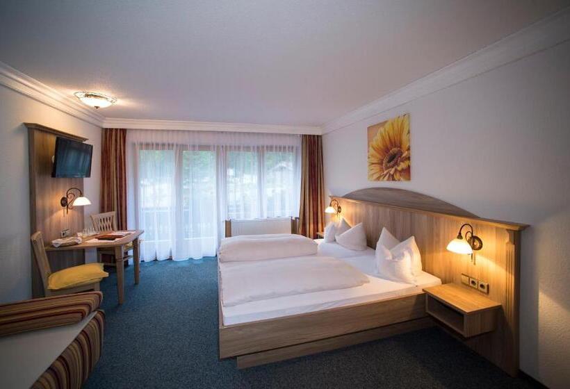 Aktivhotel & Gasthof Schmelz Ihr Urlaubs Hotel In Inzell Mit Wellness Hallenbad, Alpensauna & Dampfb