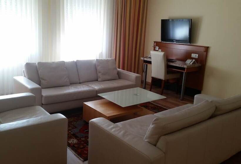 Apartment Hotel Kral   Business Hotel & Serviced Apartments