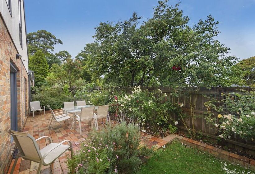 Bungunyah Apartments