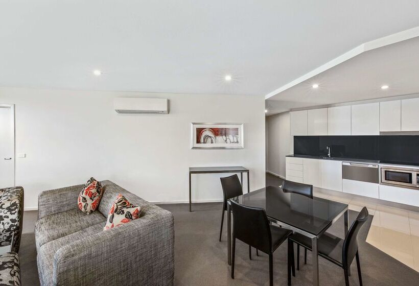 هتل Adina Serviced Apartments Canberra, Dickson