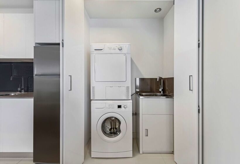 Отель Adina Serviced Apartments Canberra, Dickson