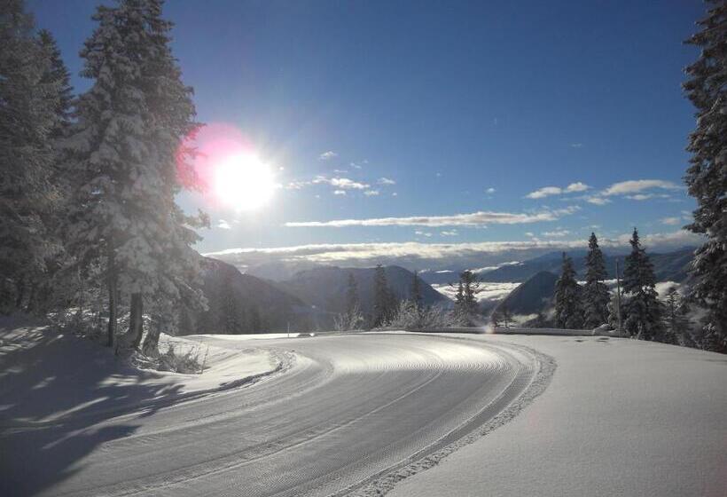 فندق Alpenparks Hagan Lodge Altaussee