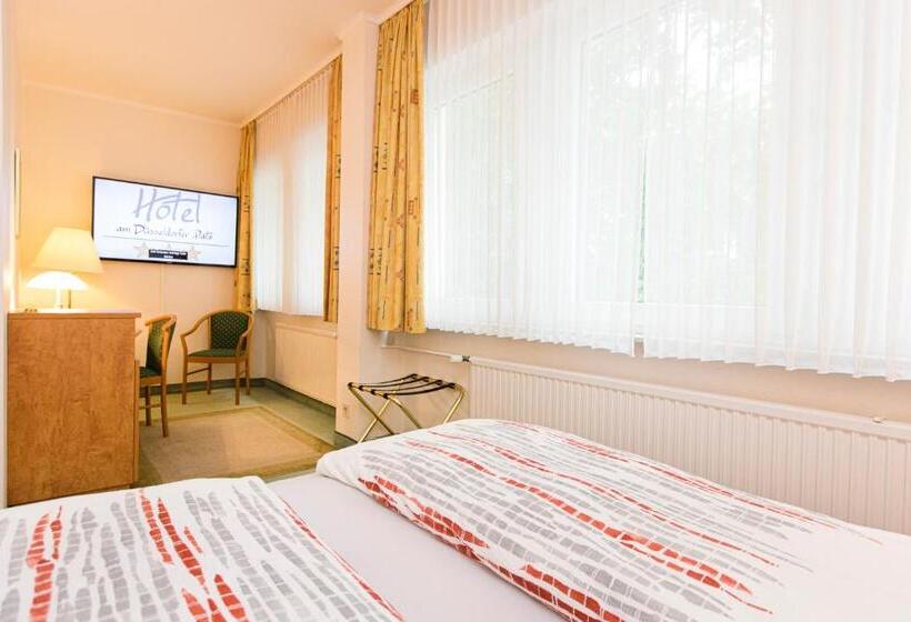 هتل Am Dusseldorfer Platz