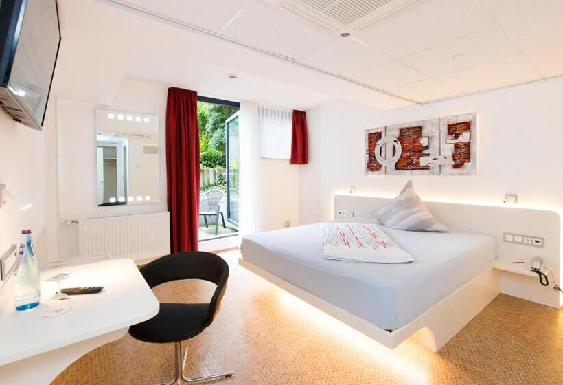 هتل Am Dusseldorfer Platz