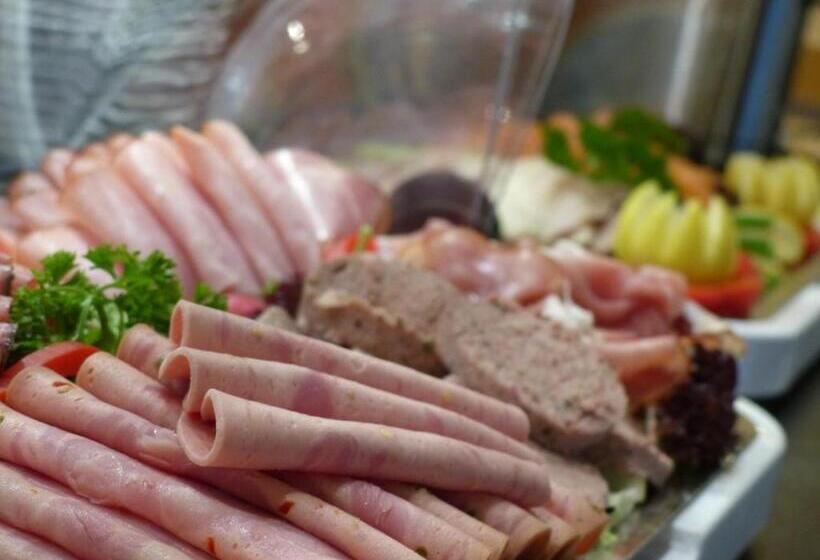 هتل Am Dusseldorfer Platz