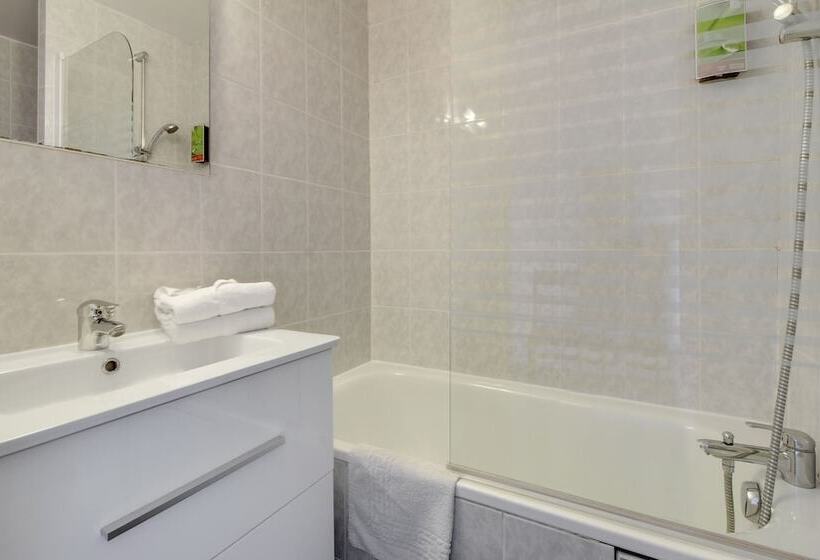 فندق Authentic By Balladins Dijon / Marsannaylacote