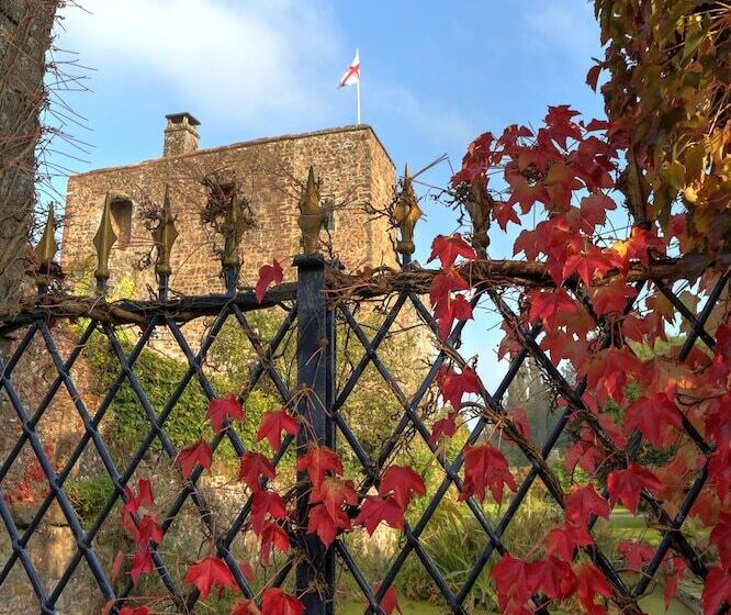 فندق Bickleigh Castle
