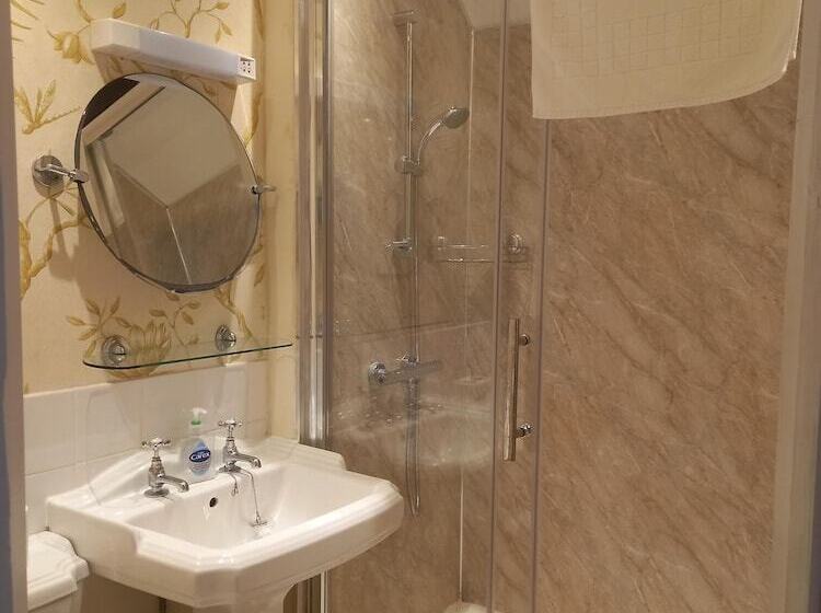 فندق Bickleigh Castle