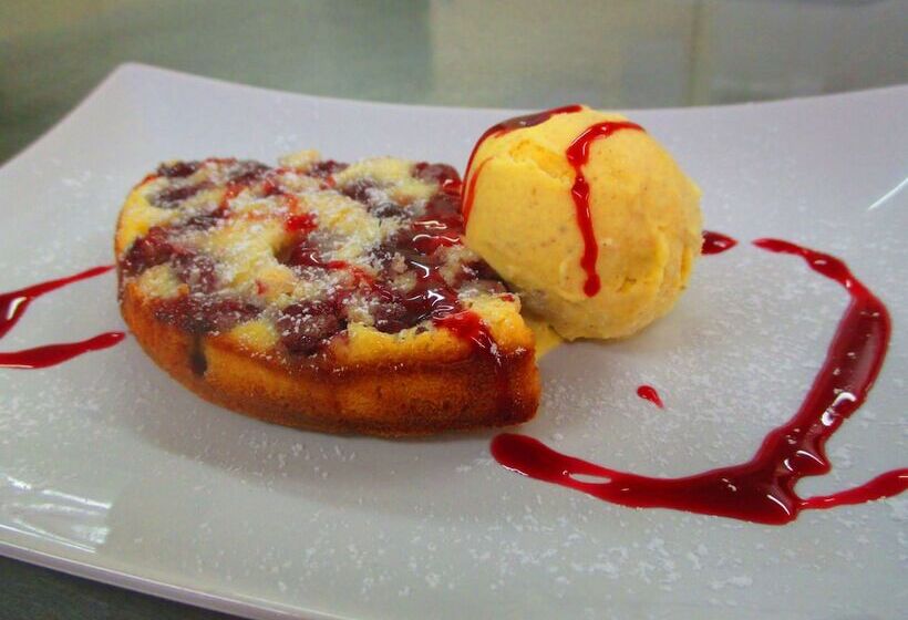 בית מלון כפרי Chateau De Camurac