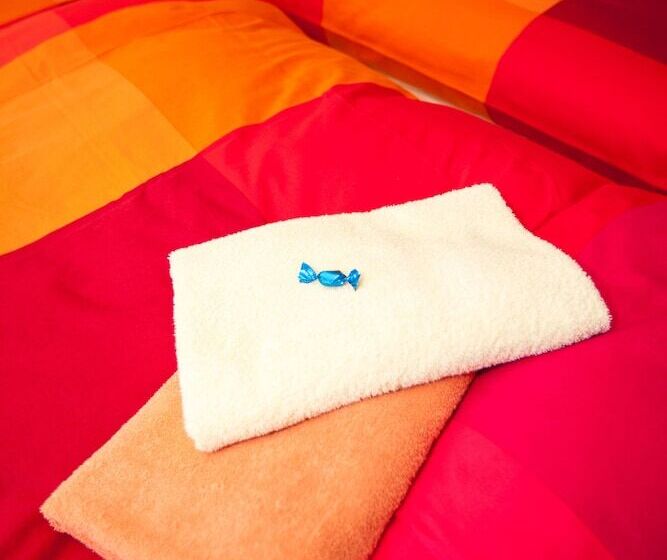 בית מלון כפרי Chateau De Camurac