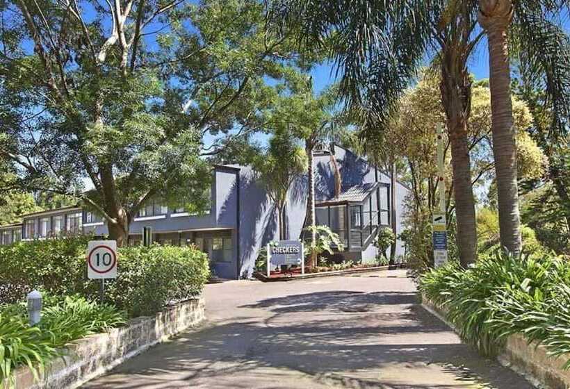 בית מלון כפרי Checkers Resort