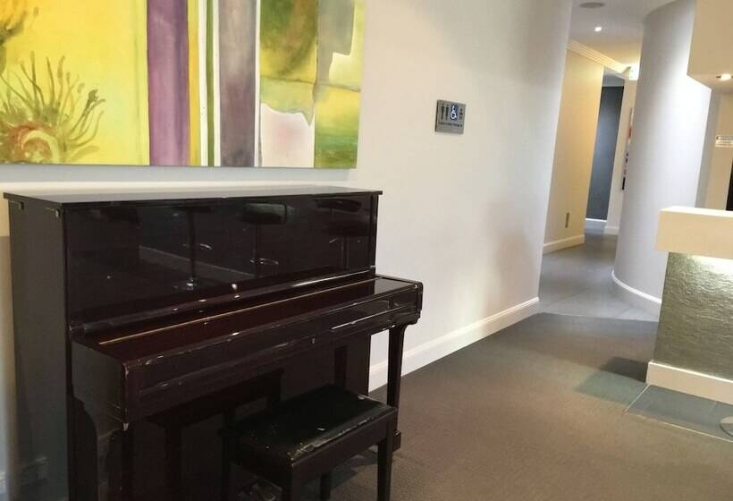 בית מלון כפרי Checkers Resort