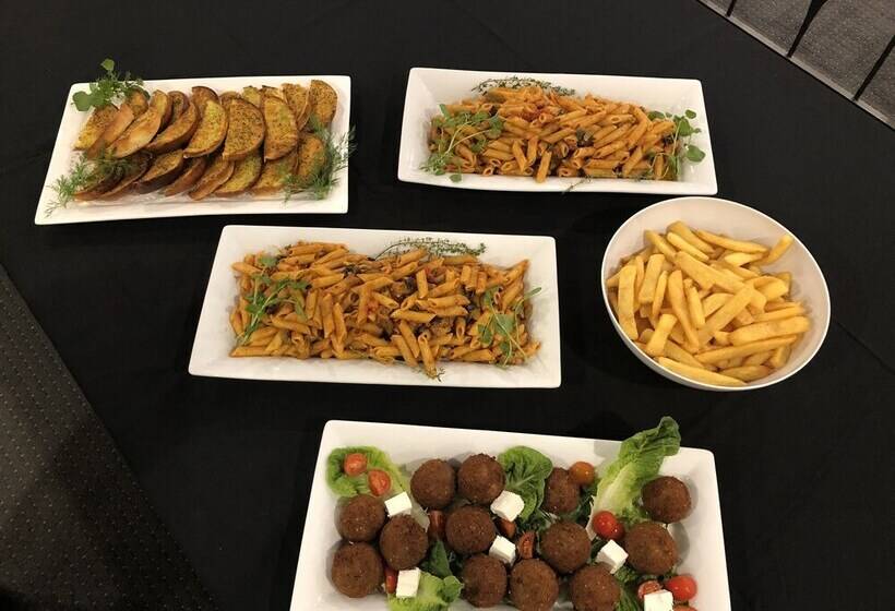 בית מלון כפרי Checkers Resort