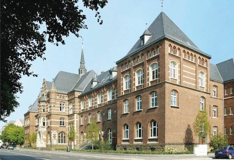 هتل Collegium Leoninum