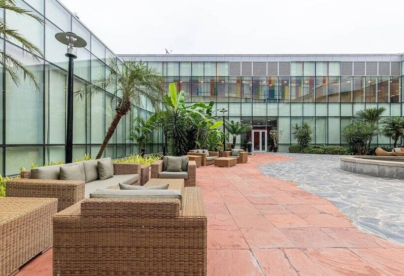 هتل De Convenções De Talatona