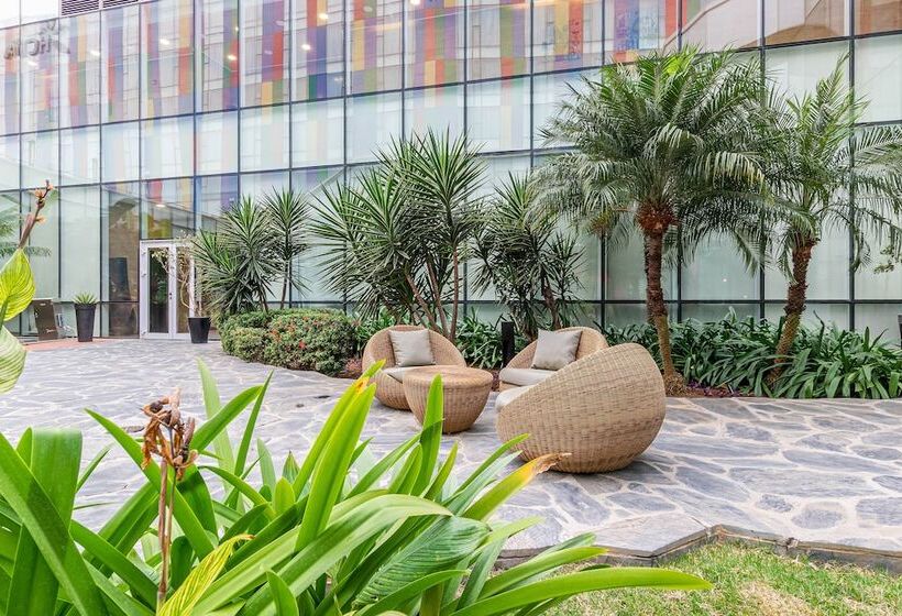 هتل De Convenções De Talatona