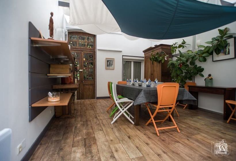 Отель Hôtel De La Paix