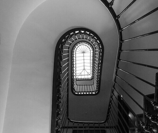 Отель Hôtel De La Paix