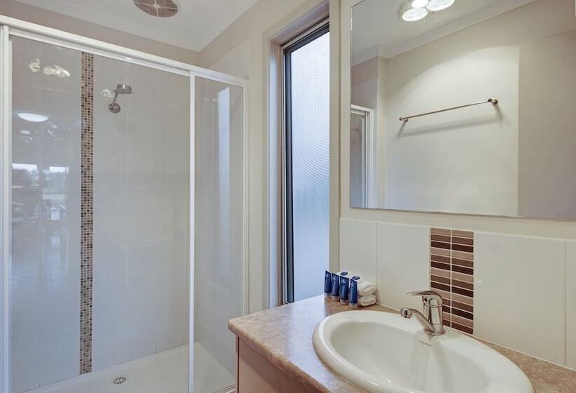 בית מלון כפרי Discovery Parks   Forster