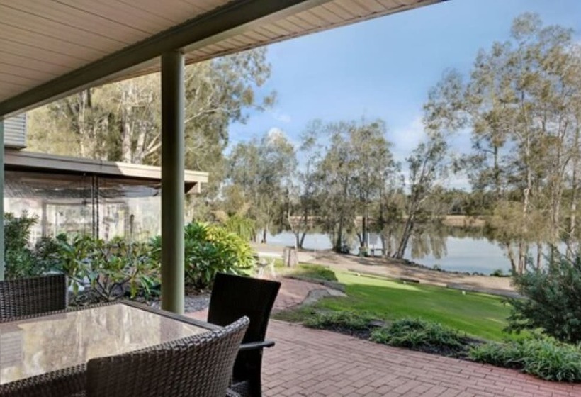 בית מלון כפרי Discovery Parks   Forster