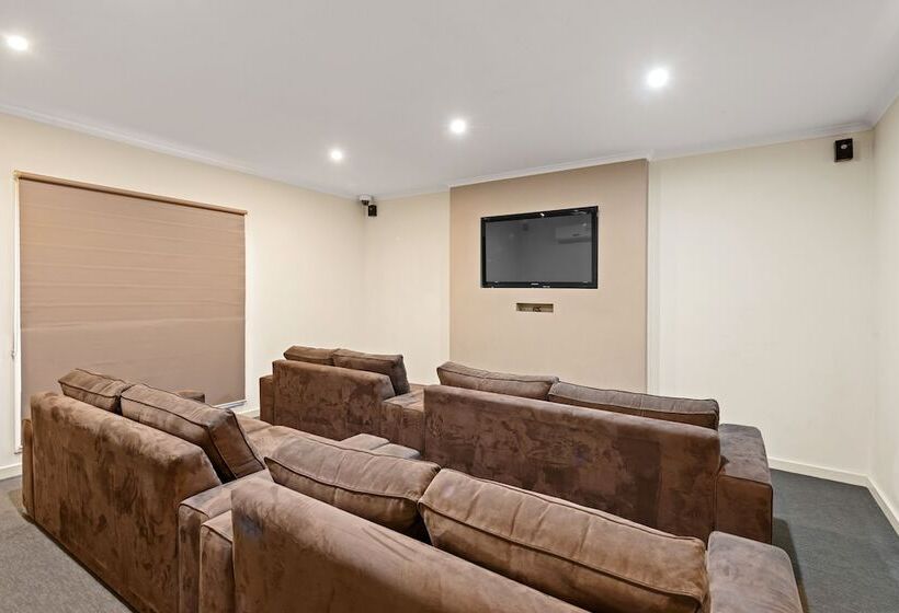 בית מלון כפרי Discovery Parks   Moama West