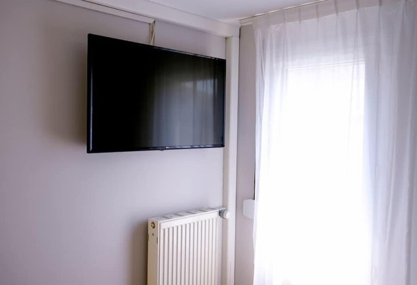 Brit Hotel Essentiel Reims Taissy