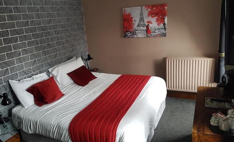 ホテル Forresters Bar & French Restaurant With Rooms