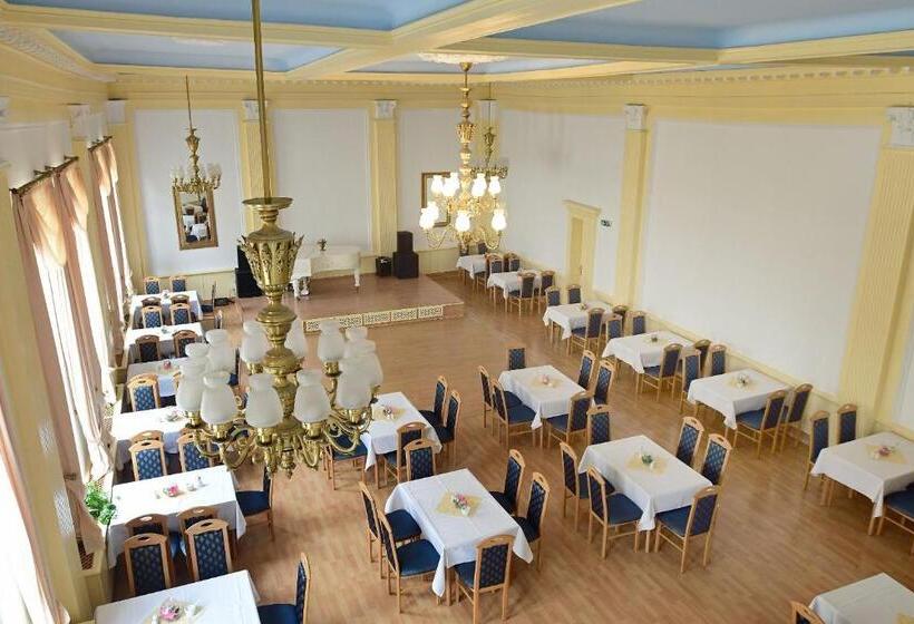 호텔 Garni Goldene Henne