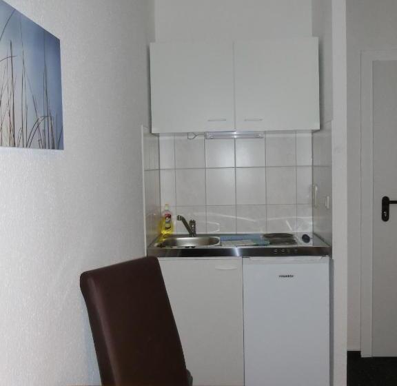 בית מלון כפרי & Gästehaus Rostock Lütten Klein