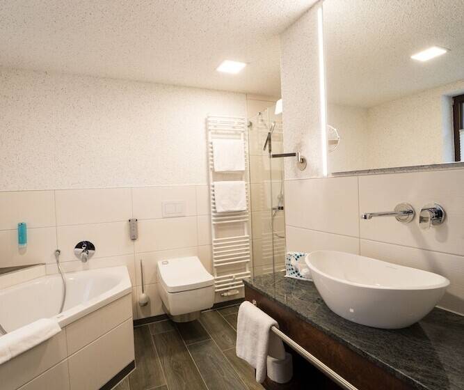 בית מלון כפרי Goldener Hirsch