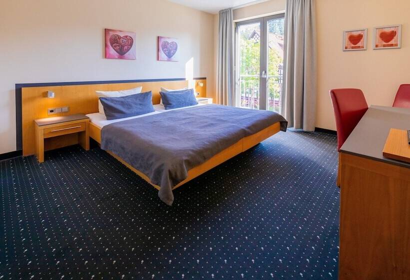 בית מלון כפרי Goldener Hirsch